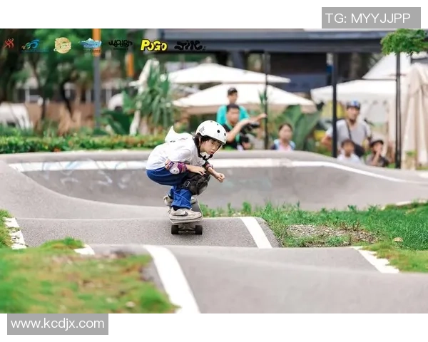 滑板战术解析：成都滑板队如何运用包夹体系提升团队协作与竞技水平